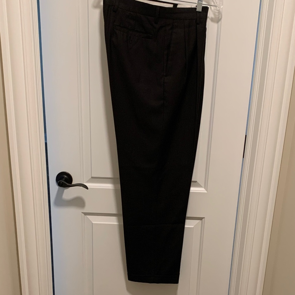 Louis Raphael Classic Black Dress Pants for Men. Size: 32x30